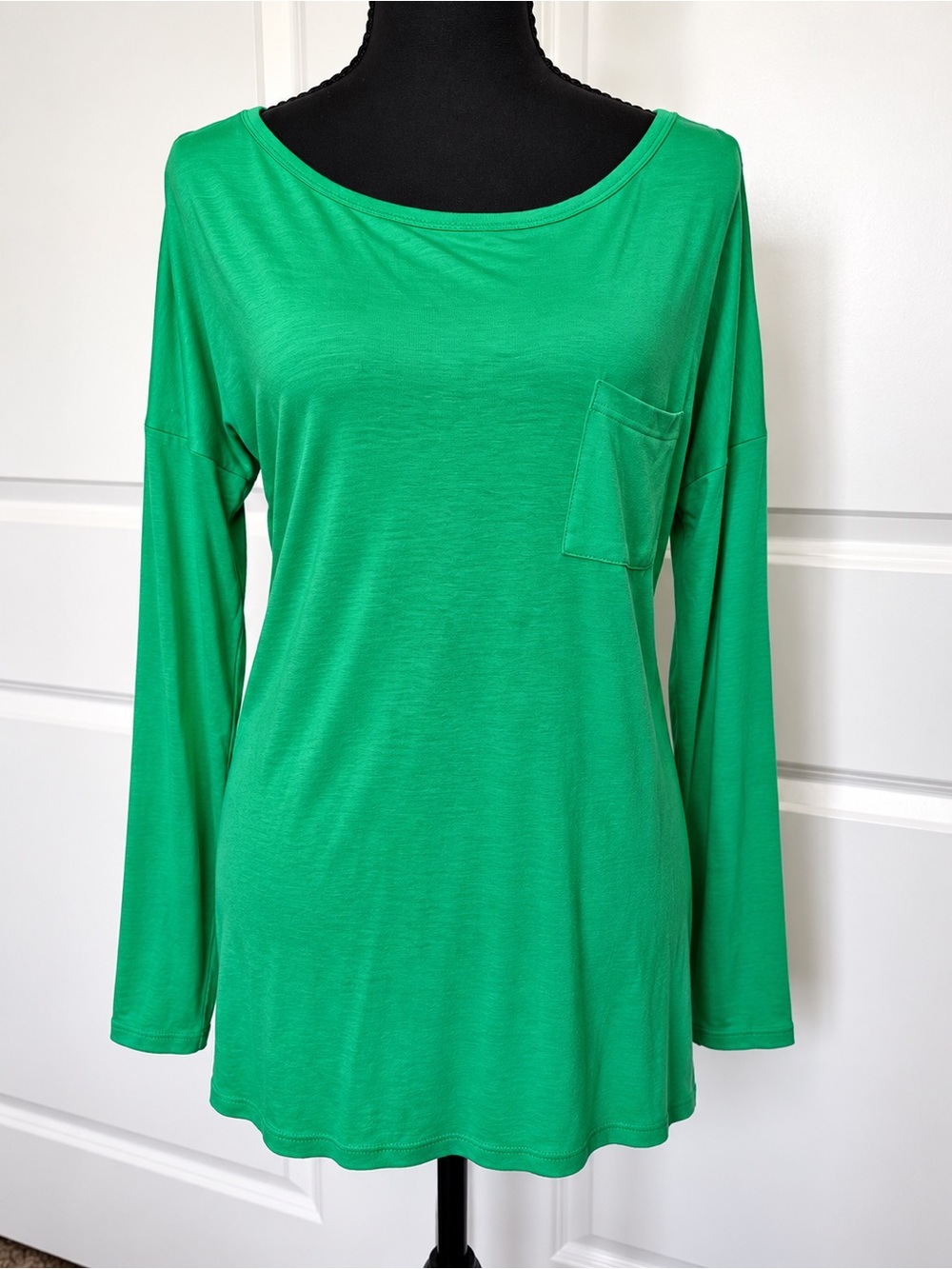 Old Navy Long Sleeve Scoop Neck Tee in Green with Chest Pocket